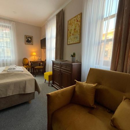 Apple Economy Hotel Каунас Екстер'єр фото