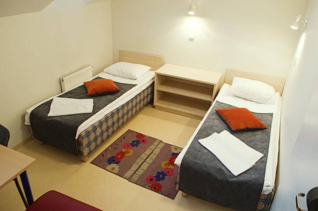 Apple Economy Hotel Каунас Екстер'єр фото