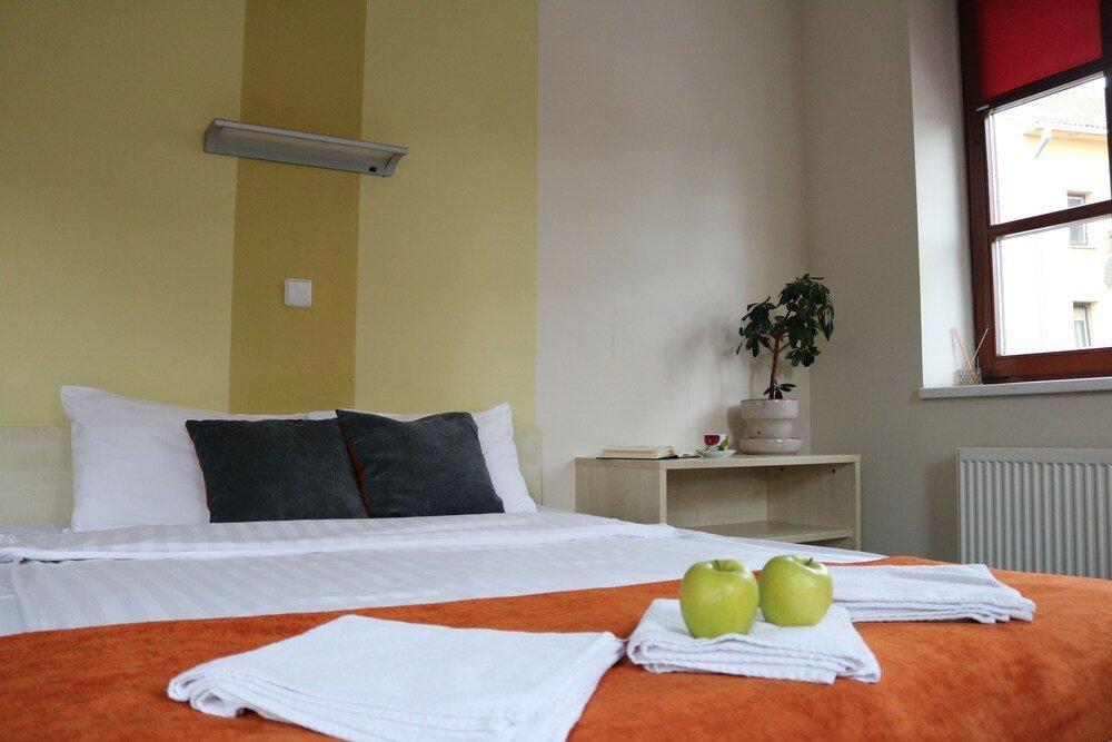 Apple Economy Hotel Каунас Екстер'єр фото