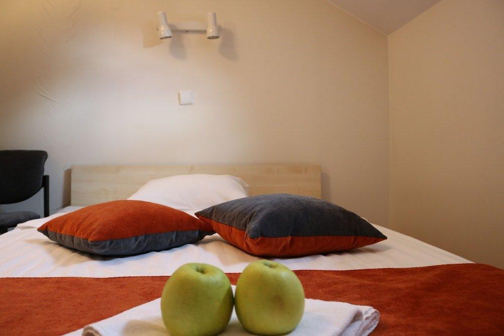 Apple Economy Hotel Каунас Екстер'єр фото