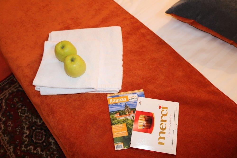 Apple Economy Hotel Каунас Екстер'єр фото