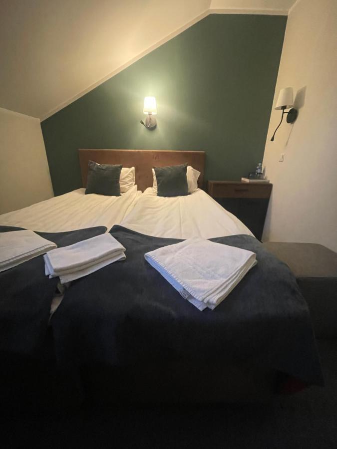 Apple Economy Hotel Каунас Екстер'єр фото