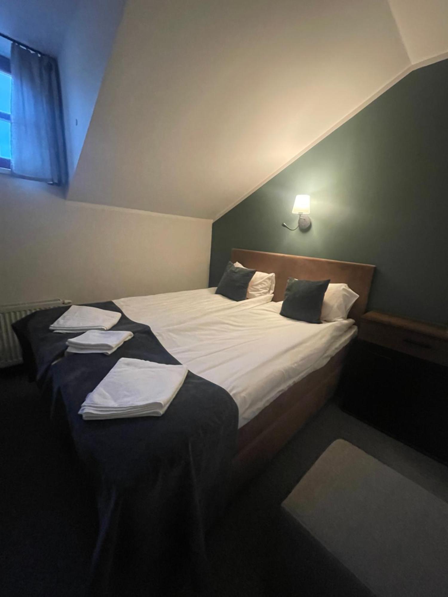 Apple Economy Hotel Каунас Екстер'єр фото