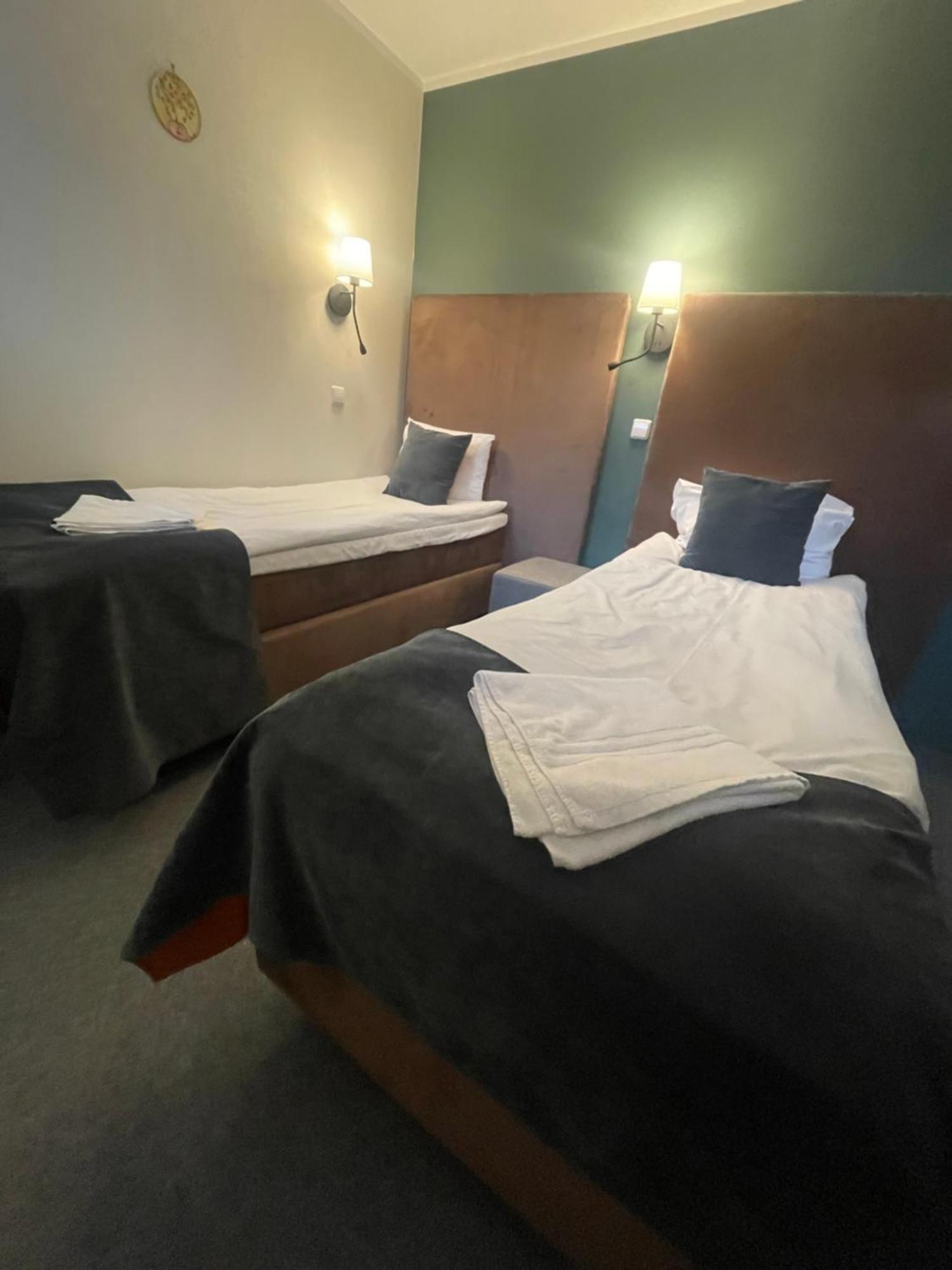 Apple Economy Hotel Каунас Екстер'єр фото