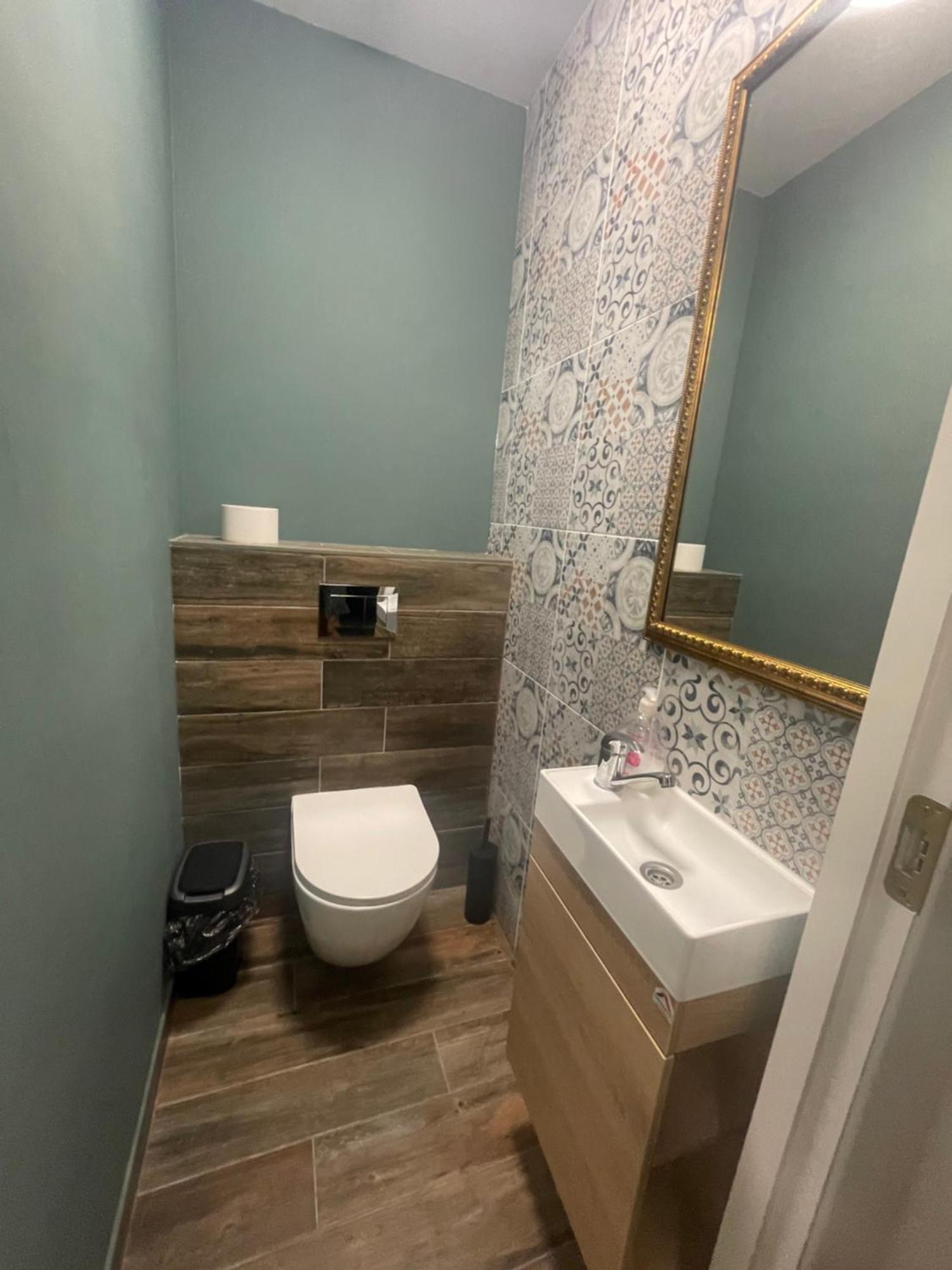 Apple Economy Hotel Каунас Екстер'єр фото
