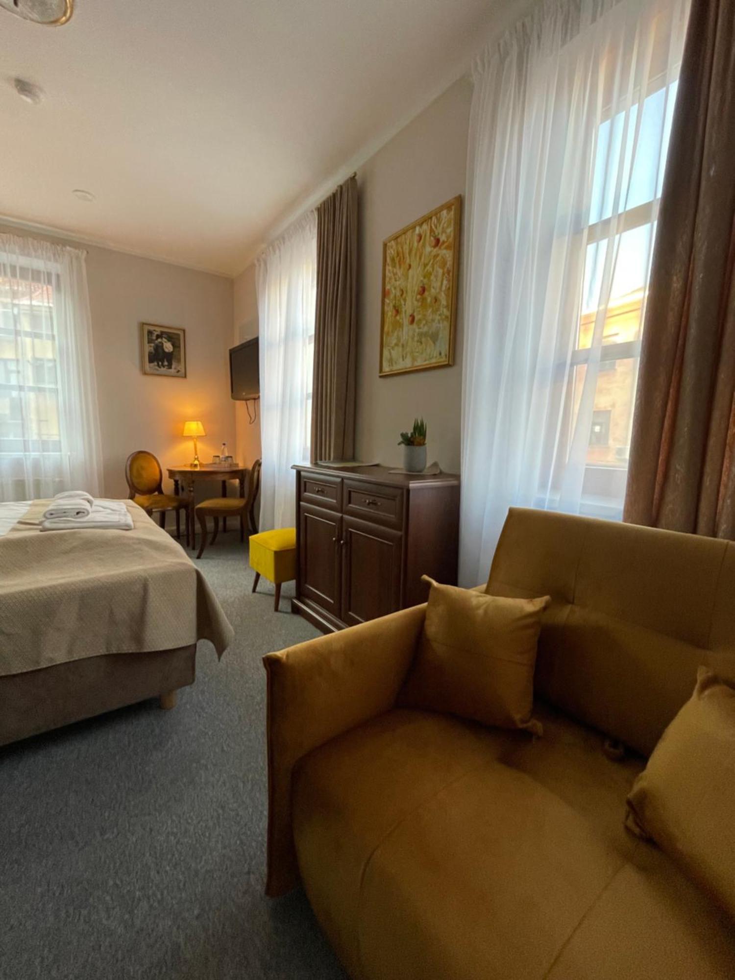 Apple Economy Hotel Каунас Екстер'єр фото