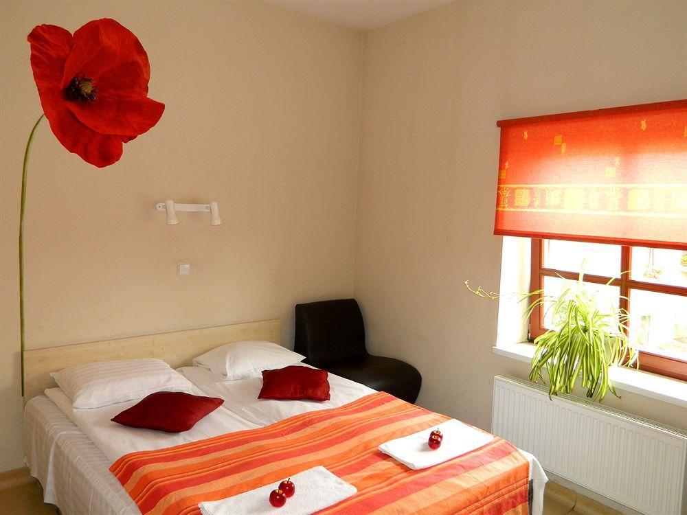 Apple Economy Hotel Каунас Екстер'єр фото